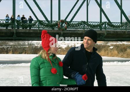 Amy Smart & Ryan Reynolds Film: Just Friends (USA/CAN/GER 2005) Charaktere: Jamie Palamino & Chris Brander Regie: Roger Kumble 23 November 2005 **WARNUNG** Dieses Foto ist nur für den redaktionellen Gebrauch bestimmt und unterliegt dem Copyright von NEW LINE CINEMA und/oder des Fotografen, der von der Film oder Production Company beauftragt wurde und kann nur durch Publikationen im Zusammenhang mit der Bewerbung des oben genannten Films reproduziert werden. Eine obligatorische Gutschrift für DAS NEUE LINE CINEMA ist erforderlich. Der Fotograf sollte auch bei Bekanntwerden des Fotos gutgeschrieben werden. Ohne schriftliche Genehmigung der Film Company kann keine kommerzielle Nutzung gewährt werden. Stockfoto