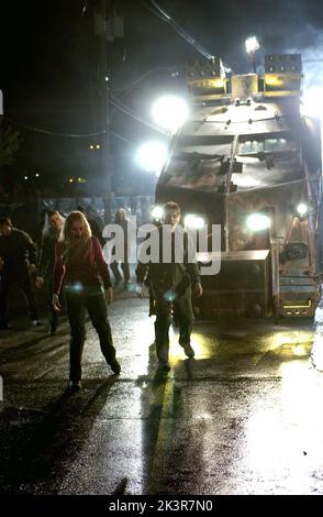 The Living Dead Film: Land of the Dead (USA/CAN/FR 2005) Regie: George A. Romero 18 June 2005 **WARNUNG** Dieses Foto ist nur für den redaktionellen Gebrauch bestimmt und unterliegt dem Copyright von UNIVERSAL-BILDERN und/oder dem Fotografen, der von der Film- oder Produktionsfirma beauftragt wurde und darf nur durch Publikationen im Zusammenhang mit der Bewerbung des oben genannten Films reproduziert werden. Eine obligatorische Gutschrift für UNIVERSELLE BILDER ist erforderlich. Der Fotograf sollte auch bei Bekanntwerden des Fotos gutgeschrieben werden. Ohne schriftliche Genehmigung der Film Company kann keine kommerzielle Nutzung gewährt werden. Stockfoto