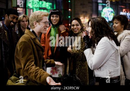 Jesse L. Martin, Adam Pascal, Anthony Rapp, Wilson Jermaine Heredia, Rosario Dawson, Idina Menzel & Tracie Thoms Film: Rent (2005) Charaktere: Tom Collins,Roger Davis,Mark Cohen,Angel Dumott Schunard,Mimi Marquez,Maureen Johnson & Joanne Jefferson Regie: Chris Columbus 23 November 2005 **WARNUNG** Dieses Foto ist nur für redaktionelle Zwecke bestimmt und unterliegt dem Copyright von SONY und/oder dem Fotografen, der von der Film- oder Produktionsfirma beauftragt wurde, und kann nur von Publikationen im Zusammenhang mit der Bewerbung des oben genannten Films reproduziert werden. Eine obligatorische Gutschrift an SONY ist erforderlich. Der Fotograf shou Stockfoto