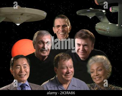 George Takei, James Doohan, William Shatner, Leonard Nimoy, Walter Koenig & Nichelle Nichols Television: Star Trek (2005) Charaktere: Sulu, Scott, Captain James T. Kirk, Mr. Spock, Chekov, Uhura 01 January 2005 **WARNUNG** Dieses Foto ist nur für redaktionelle Zwecke bestimmt und unterliegt dem Copyright von PARAMOUNT und/oder des Fotografen, der von der Film- oder Produktionsfirma beauftragt wurde, und kann nur von Publikationen im Zusammenhang mit der Bewerbung des oben genannten Films reproduziert werden. Eine obligatorische Gutschrift an PARAMOUNT ist erforderlich. Der Fotograf sollte auch bei Bekanntwerden des Fotos gutgeschrieben werden. Mit kann keine kommerzielle Nutzung gewährt werden Stockfoto