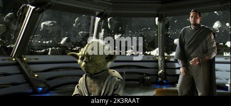 Yoda & Jimmy Smits Film: Star Wars: Episode III - Revenge of the Sith (USA 2005) Charaktere: Yoda & Senator Bail Organa Regie: George Lucas 15 May 2005 **WARNUNG** Dieses Foto ist nur für redaktionelle Zwecke bestimmt und unterliegt dem Copyright von LUCASFILM und/oder dem Fotografen, der von der Film- oder Produktionsfirma beauftragt wurde und darf nur von Publikationen im Zusammenhang mit der Bewerbung des oben genannten Films reproduziert werden. Eine obligatorische Gutschrift an LUCASFILM ist erforderlich. Der Fotograf sollte auch bei Bekanntwerden des Fotos gutgeschrieben werden. Ohne schriftliche Genehmigung der Film Company kann keine kommerzielle Nutzung gewährt werden. Stockfoto