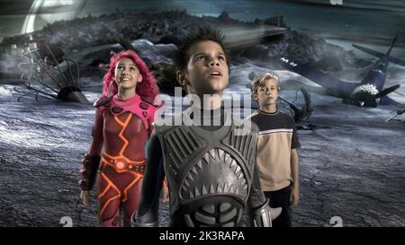 Taylor Dooley, Taylor Lautner & Cayden Boyd Film: The Adventures of Sharkboy and Lavagirl 3-D (USA 2005) Charaktere: Lavagirl,Sharkboy & Max Regie: Robert Rodriguez 10 June 2005 **WARNUNG** Dieses Foto ist nur für den redaktionellen Gebrauch bestimmt und unterliegt dem Copyright von COLUMBIA PICTURES und/oder des Fotografen, der von der Film- oder Produktionsfirma beauftragt wurde und darf nur von Publikationen im Zusammenhang mit der Bewerbung des oben genannten Films reproduziert werden. Eine obligatorische Gutschrift für COLUMBIA PICTURES ist erforderlich. Der Fotograf sollte auch bei Bekanntwerden des Fotos gutgeschrieben werden. Ohne schriftliche Genehmigung kann keine kommerzielle Nutzung gewährt werden Stockfoto