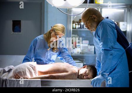 Kyra Sedgwick & James Avery Television: The Closer (2005) Charaktere: Deputy Chief Brenda Leigh Johnson & Medical Examiner / ... (11 Folgen, 2005-2007) Regie: Michael M. Robin 13 June 2005 **WARNUNG** Dieses Foto ist nur für den redaktionellen Gebrauch bestimmt und unterliegt dem Copyright von WARNER BROS TV und/oder des Fotografen, der von der Film- oder Produktionsfirma beauftragt wurde, und kann nur von Publikationen im Zusammenhang mit der Bewerbung des oben genannten Films reproduziert werden. Eine obligatorische Gutschrift an WARNER BROS TV ist erforderlich. Der Fotograf sollte auch bei Bekanntwerden des Fotos gutgeschrieben werden. Ohne eine kommerzielle Nutzung kann keine Verwendung gewährt werden Stockfoto