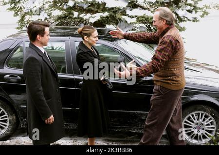 Dermot Mulroney, Sarah Jessica Parker & Craig T. Nelson Film: The Family Stone (USA 2005) Charaktere: Everett Stone,Meredith Morton & Kelly Stone Regie: Thomas Bezucha 26. November 2005 **WARNUNG** Dieses Foto ist nur für redaktionelle Verwendung bestimmt und unterliegt dem Copyright von 20. CENTURY FOX und/oder des Fotografen, der von der Film- oder Produktionsfirma beauftragt wurde und darf nur durch Publikationen im Zusammenhang mit der Bewerbung des oben genannten Films reproduziert werden. Eine obligatorische Gutschrift an 20. CENTURY FOX ist erforderlich. Der Fotograf sollte auch bei Bekanntwerden des Fotos gutgeschrieben werden. Ohne Schreibzugriff kann keine kommerzielle Nutzung gewährt werden Stockfoto