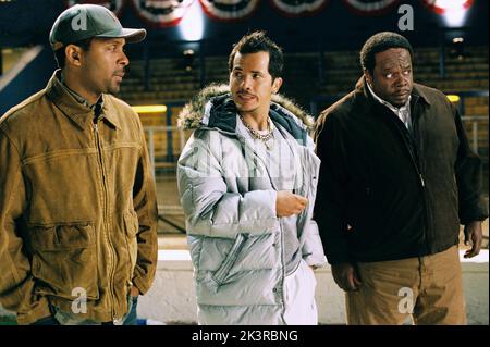 Mike Epps, John Leguizamo & Cedric The Entertainer Film: The Honeymooners (USA/DE 2005) Charaktere: Ed Norton,Dodge & Ralph Kramden Regie: John Schultz 08 June 2005 **WARNUNG** Dieses Foto ist nur für redaktionelle Zwecke bestimmt und unterliegt dem Copyright von PARAMOUNT PICTURES und/oder des Fotografen, der von der Film- oder Produktionsfirma beauftragt wurde und darf nur von Publikationen im Zusammenhang mit der Bewerbung des oben genannten Films reproduziert werden. Eine obligatorische Gutschrift für PARAMOUNT-BILDER ist erforderlich. Der Fotograf sollte auch bei Bekanntwerden des Fotos gutgeschrieben werden. Ohne schriftliche Genehmigung kann keine kommerzielle Nutzung gewährt werden Stockfoto