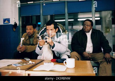 Mike Epps, John Leguizamo & Cedric The Entertainer Film: The Honeymooners (USA/DE 2005) Charaktere: Ed Norton,Dodge & Ralph Kramden Regie: John Schultz 08 June 2005 **WARNUNG** Dieses Foto ist nur für redaktionelle Zwecke bestimmt und unterliegt dem Copyright von PARAMOUNT PICTURES und/oder des Fotografen, der von der Film- oder Produktionsfirma beauftragt wurde und darf nur von Publikationen im Zusammenhang mit der Bewerbung des oben genannten Films reproduziert werden. Eine obligatorische Gutschrift für PARAMOUNT-BILDER ist erforderlich. Der Fotograf sollte auch bei Bekanntwerden des Fotos gutgeschrieben werden. Ohne schriftliche Genehmigung kann keine kommerzielle Nutzung gewährt werden Stockfoto