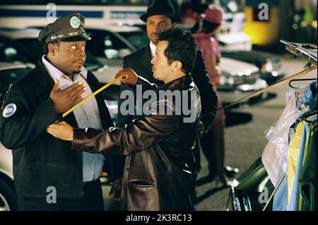 Cedric the Entertainer, Mike Epps & John Leguizamo Film: The Honeymooners (USA/DE 2005) Charaktere: Ralph Kramden,Ed Norton & Dodge Regie: John Schultz 08 June 2005 **WARNUNG** Dieses Foto ist nur für redaktionelle Zwecke bestimmt und unterliegt dem Copyright von PARAMOUNT PICTURES und/oder des Fotografen, der von der Film- oder Produktionsfirma beauftragt wurde und darf nur von Publikationen im Zusammenhang mit der Bewerbung des oben genannten Films reproduziert werden. Eine obligatorische Gutschrift für PARAMOUNT-BILDER ist erforderlich. Der Fotograf sollte auch bei Bekanntwerden des Fotos gutgeschrieben werden. Ohne schriftliche Genehmigung kann keine kommerzielle Nutzung gewährt werden Stockfoto