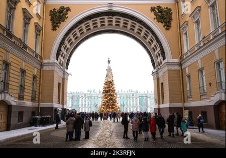 Neujahrsfeiern auf dem Palastplatz (Dvorzowaja Ploschtschad), Sankt Petersburg, Russland Stockfoto