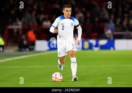 Sheffield, Großbritannien. 27. September 2022. Max Aarons von England U-21 während des Internationalen Freundschaftsspiels zwischen England U-21 und Deutschland U-21 in Bramall Lane, Sheffield, England am 27. September 2022. Foto von Ben Wright. Nur zur redaktionellen Verwendung, Lizenz für kommerzielle Nutzung erforderlich. Keine Verwendung bei Wetten, Spielen oder Veröffentlichungen einzelner Clubs/Vereine/Spieler. Kredit: UK Sports Pics Ltd/Alamy Live Nachrichten Stockfoto