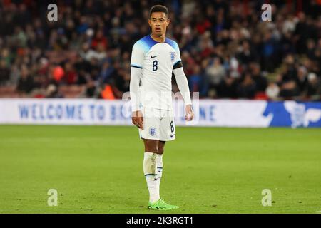 Sheffield, Großbritannien. 27. September 2022. Jacob Ramsey von England U-21 während des Internationalen Freundschaftsspiels zwischen England U-21 und Deutschland U-21 in Bramall Lane, Sheffield, England am 27. September 2022. Foto von Ben Wright. Nur zur redaktionellen Verwendung, Lizenz für kommerzielle Nutzung erforderlich. Keine Verwendung bei Wetten, Spielen oder Veröffentlichungen einzelner Clubs/Vereine/Spieler. Kredit: UK Sports Pics Ltd/Alamy Live Nachrichten Stockfoto