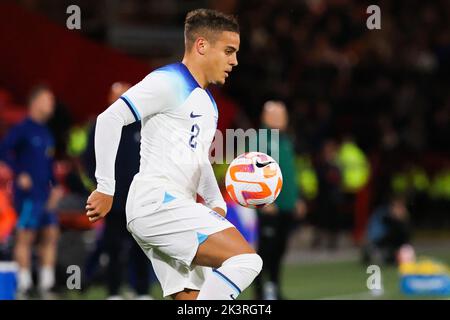 Sheffield, Großbritannien. 27. September 2022. Max Aarons von England U-21 während des Internationalen Freundschaftsspiels zwischen England U-21 und Deutschland U-21 in Bramall Lane, Sheffield, England am 27. September 2022. Foto von Ben Wright. Nur zur redaktionellen Verwendung, Lizenz für kommerzielle Nutzung erforderlich. Keine Verwendung bei Wetten, Spielen oder Veröffentlichungen einzelner Clubs/Vereine/Spieler. Kredit: UK Sports Pics Ltd/Alamy Live Nachrichten Stockfoto