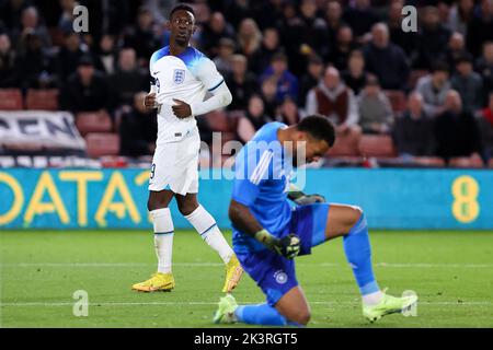 Sheffield, Großbritannien. 27. September 2022. Folarin Balogun von England U-21 während des Internationalen Freundschaftsspiels zwischen England U-21 und Deutschland U-21 in Bramall Lane, Sheffield, England am 27. September 2022. Foto von Ben Wright. Nur zur redaktionellen Verwendung, Lizenz für kommerzielle Nutzung erforderlich. Keine Verwendung bei Wetten, Spielen oder Veröffentlichungen einzelner Clubs/Vereine/Spieler. Kredit: UK Sports Pics Ltd/Alamy Live Nachrichten Stockfoto