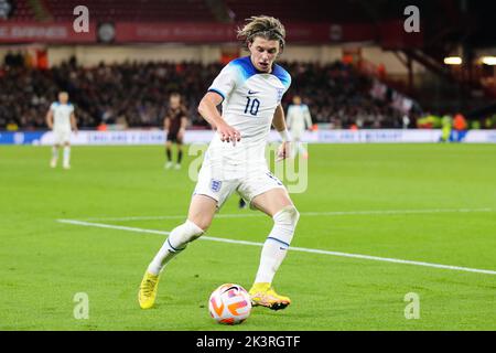 Sheffield, Großbritannien. 27. September 2022. Conor Gallagher von England U-21 während des Internationalen Freundschaftsspiels zwischen England U-21 und Deutschland U-21 in Bramall Lane, Sheffield, England am 27. September 2022. Foto von Ben Wright. Nur zur redaktionellen Verwendung, Lizenz für kommerzielle Nutzung erforderlich. Keine Verwendung bei Wetten, Spielen oder Veröffentlichungen einzelner Clubs/Vereine/Spieler. Kredit: UK Sports Pics Ltd/Alamy Live Nachrichten Stockfoto