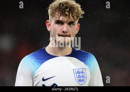 Sheffield, Großbritannien. 27. September 2022. Harvey Elliott von England U-21 während des Internationalen Freundschaftsspiels zwischen England U-21 und Deutschland U-21 in Bramall Lane, Sheffield, England am 27. September 2022. Foto von Ben Wright. Nur zur redaktionellen Verwendung, Lizenz für kommerzielle Nutzung erforderlich. Keine Verwendung bei Wetten, Spielen oder Veröffentlichungen einzelner Clubs/Vereine/Spieler. Kredit: UK Sports Pics Ltd/Alamy Live Nachrichten Stockfoto
