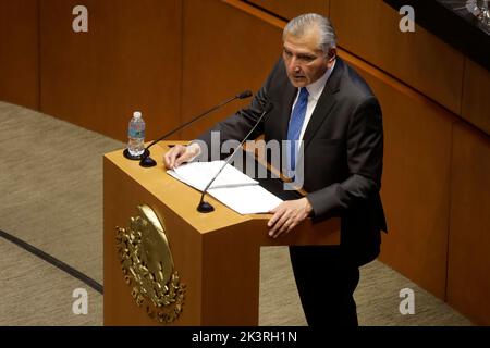 Mexiko-Stadt, Mexiko. 27. September 2022. Der Innenminister, Adan Augusto Lopez, bei seinem Auftritt vor der Plenarsitzung der Senatorenkammer in Mexiko-Stadt am 27. September 2022 in Mexiko-Stadt, Mexiko. (Bild: © Luis Barron Eyepix Group/eyepix via ZUMA Press Wire) Bild: ZUMA Press, Inc./Alamy Live News Stockfoto