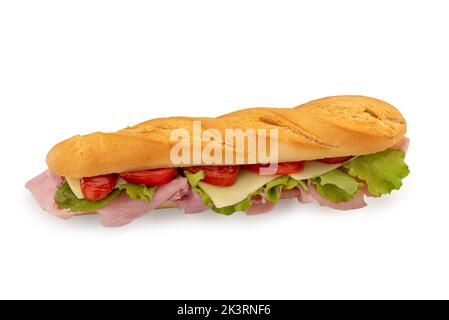 Mini-Baguette mit Tomaten, Salat, Käse und Schinken, Club-Sandwich isoliert auf weißem Pfad Stockfoto