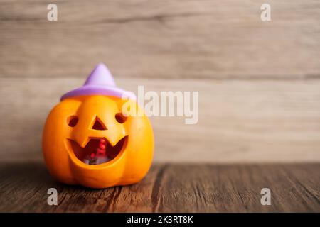 Happy Halloween Tag mit Jack O Laterne Kürbis. Trick or Threat, Hallo Oktober, Herbst Herbst Herbst, Festlich, Party und Urlaub Konzept Stockfoto
