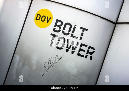 OSTRAVA, TSCHECHISCHE REPUBLIK - 23. SEPTEMBER 2020: Unterschrift des Bolzläufers von Usain auf dem Bolzenturm im DOV in Dolni Vitkovice, Ostrava Museum Stockfoto