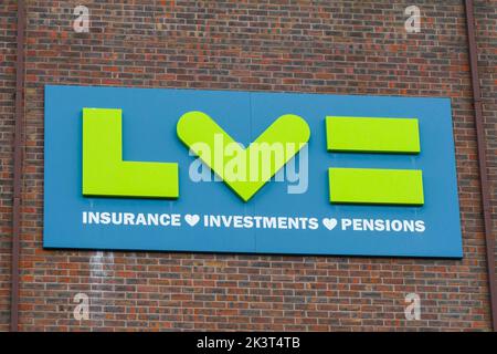 Bournemouth, Dorset, Großbritannien. 28.. September 2022. Gesamtansicht des LV= Büros und Logos in Bournemouth in Dorset. Bildnachweis: Graham Hunt/Alamy Live News Stockfoto