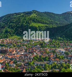 Abendsonne über Immenstadt im Allgäu Stockfoto