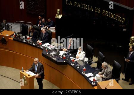 Mexiko-Stadt, Mexiko. 27. September 2022. 27. September 2022, Mexiko-Stadt, Mexiko: Innenminister Adan Augusto Lopez bei seinem Auftritt vor der Plenarsitzung der Senatorenkammer in Mexiko-Stadt. Am 27. September 2022 in Mexiko-Stadt, Mexiko. (Foto von Luis Barron/Eyepix Group/Sipa USA). Quelle: SIPA USA/Alamy Live News Stockfoto