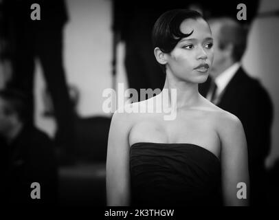 Venedig, Italien. 10. September 2022. Auswahl von Schwarz-Weiß-Aufnahmen vom Filmfestival in Venedig 79. Taylor Russell Credit: Independent Photo Agency/Alamy Live News Stockfoto