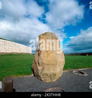 Grafschaft Meath Irland Newgrange prähistorische antike Grabstätte Teil des Komplexes von Bruna Bòinne Stockfoto