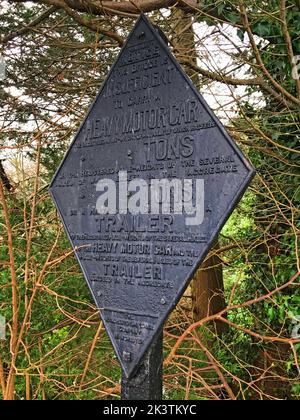 Diese Kanalbrücke ist nicht ausreichend , um schwere, Kraftfahrzeuge, Grappenhall, Church Lane, Warrington, Cheshire, England, Großbritannien Stockfoto