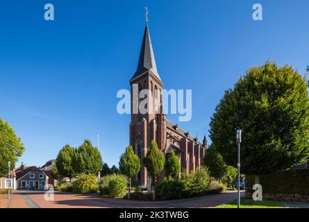 Deutschland, Velen, Bocholter AA, Naturpark hohe Mark Westmünsterland, Münsterland, Westfalen, Nordrhein-Westfalen, NRW, Katholische Kirche des Heiligen Andreas, Pfarrkirche, gotische Wiedergeburt, Basilika Stockfoto