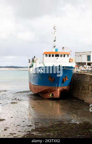 Penzance,Cornwall,28.. September 2022,GRY Maritha vertäut in Penzance, Cornwall. Die Temperatur war nur 12C mit leichten Regenschauern und einer leichten Brise, es wird prognostiziert, dass es für den Rest der Woche langweilig und nass sein wird.Quelle: Keith Larby/Alamy Live News Stockfoto