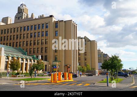 MONTREAL, KANADA -16 SEP 2022- Blick auf den Campus der Universite de Montreal, einer französischsprachigen Universität im Viertel Cote-des-Neiges Stockfoto