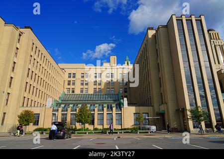 MONTREAL, KANADA -16 SEP 2022- Blick auf den Campus der Universite de Montreal, einer französischsprachigen Universität im Viertel Cote-des-Neiges Stockfoto