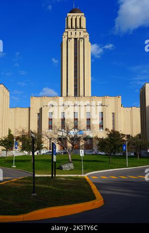 MONTREAL, KANADA -16 SEP 2022- Blick auf den Campus der Universite de Montreal, einer französischsprachigen Universität im Viertel Cote-des-Neiges Stockfoto