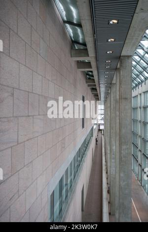 Der lange Hauptgang innerhalb der National Gallery of Canada, Ottawa, Kanada Stockfoto