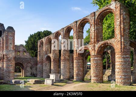 Ruinen des Priorats von St. Botolph ein mittelalterliches Haus der Augustiner-Chorherren Colchester Essex England GB Europa Stockfoto