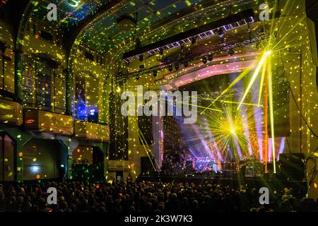 Marillion treten live in der Academy O2 Glasgow auf Dienstag, 20.. September 2022 Marillion sind eine britische Rockband, gegründet in Aylesbury, Buckinghamshire Bandmitglieder: Steve Rothery – E-Gitarren, Akustikgitarren Mark Kelly – Keyboards, Samples und Effekte, Backing Vocals, Programmierung Pete Trewabas – Bass-Gitarren, Backing Vocals, Ian Mosley – Schlagzeug, Percussion Steve Hogarth – Lead Vocals, zusätzliche Keyboards, zusätzliche Live-Gitarren, Percussion Credit: Alan Rennie Stockfoto