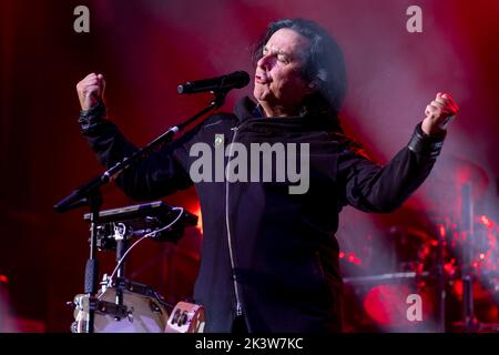 Marillion treten live in der Academy O2 Glasgow auf Dienstag, 20.. September 2022 Marillion sind eine britische Rockband, gegründet in Aylesbury, Buckinghamshire Bandmitglieder: Steve Rothery – E-Gitarren, Akustikgitarren Mark Kelly – Keyboards, Samples und Effekte, Backing Vocals, Programmierung Pete Trewabas – Bass-Gitarren, Backing Vocals, Ian Mosley – Schlagzeug, Percussion Steve Hogarth – Lead Vocals, zusätzliche Keyboards, zusätzliche Live-Gitarren, Percussion Credit: Alan Rennie Stockfoto