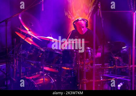 Marillion treten live in der Academy O2 Glasgow auf Dienstag, 20.. September 2022 Marillion sind eine britische Rockband, gegründet in Aylesbury, Buckinghamshire Bandmitglieder: Steve Rothery – E-Gitarren, Akustikgitarren Mark Kelly – Keyboards, Samples und Effekte, Backing Vocals, Programmierung Pete Trewabas – Bass-Gitarren, Backing Vocals, Ian Mosley – Schlagzeug, Percussion Steve Hogarth – Lead Vocals, zusätzliche Keyboards, zusätzliche Live-Gitarren, Percussion Credit: Alan Rennie Stockfoto