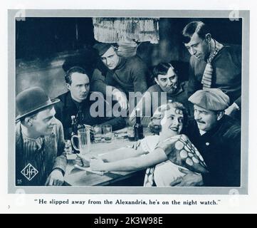 FRITZ RASP UND JENNY JUGO IN DER WASSERRATTE / DIE CARMEN VON ST. PAULI 1928 Regisseur ERICH WASCHNECK Geschichte Bobby E. Luthge Art Regie Alfred Junge Produzent Alfred Zeisler Universum Film (UFA) / Gaumont British Distributors (in UK) Stockfoto