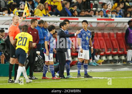 Düsseldorf, Deutschland. 27. September 2022. (L-R) Yuki Soma, Hajime Moriyasu, Daichi Kamada, Wataru Endo (JPN) Fußball/Fußball: FIFA International freundliches Spiel „Kirin Challenge Cup 2022“ zwischen Japan 0-0 Ecuador in der Düsseldorf-Arena in Düsseldorf, Deutschland. Quelle: Mutsu Kawamori/AFLO/Alamy Live News Stockfoto
