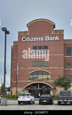 Houston, Texas USA 12-03-2021: Citizens Bank Außenfassade und Parkplatz in Houston, TX. Das 1949 gegründete texanische Finanzinstitut. Stockfoto