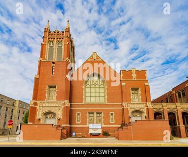 Sonnige Sicht auf die First Baptist Church in Oklahoma Stockfoto