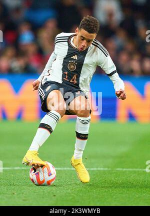 Jamal Musiala, DFB 14 beim UEFA Nations League 2022-Spiel ENGLAND - DEUTSCHLAND 3-3 in der Saison 2022/2023 am 26. September 2022 in London, Großbritannien. © Peter Schatz / Alamy Live News Stockfoto