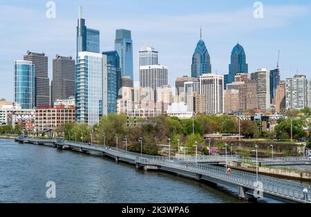 Schuylkill River Trail mit Philadelphia Skyline Stockfoto