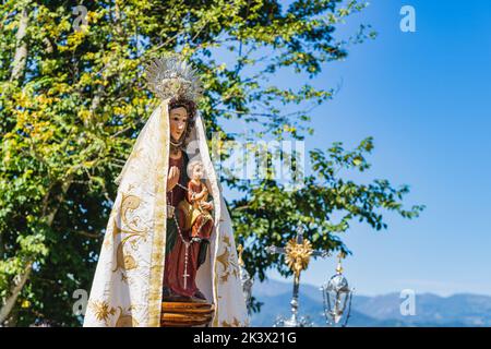 Teverga, Asturien, Spanien, 15. August 2022. Bild der Virgen del Cebrano in der beliebten Fest in der Stadt Carrea, in Teberga, Asturien. Stockfoto