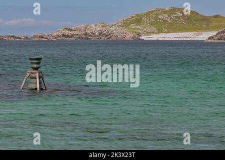 Time and Tide Bell at Bosta Beach, Bernera, Great Bernera, Hebriden, Äußere Hebriden, Westliche Inseln, Schottland, Vereinigtes Königreich, Großbritannien Stockfoto