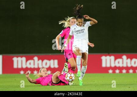 Madrid, Spanien. 28. September 2022. Spieler, die am 28. September 2022 während der UEFA Women's Champions League-Runde 2 zwischen Real Madrid und Rosenborg im Alfredo di Stefano-Stadion in Madrid, Spanien, in Aktion waren. Kredit: Edward F. Peters/Alamy Live Nachrichten Stockfoto