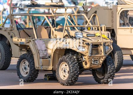 Polaris Sportsman MV850 US-Militär-Lufttransportierbares Kampffahrzeug auf der Ausstellung beim Royal International Air Tattoo, RAF Fairford, 2022, Großbritannien Stockfoto