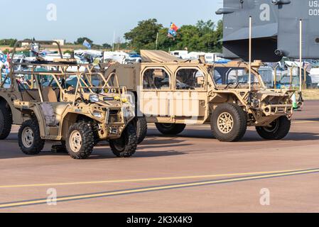 U.S. Special Operations Command Sportsman MV850 & M1288 GMV 1,1 US-Militärflugzeuge, die auf der RIAT Airshow in Großbritannien ausgestellt sind Stockfoto