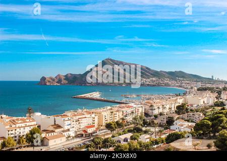 Schöner Panoramablick auf Altea Dorf vom Aussichtspunkt in Altea, Spanien Stockfoto